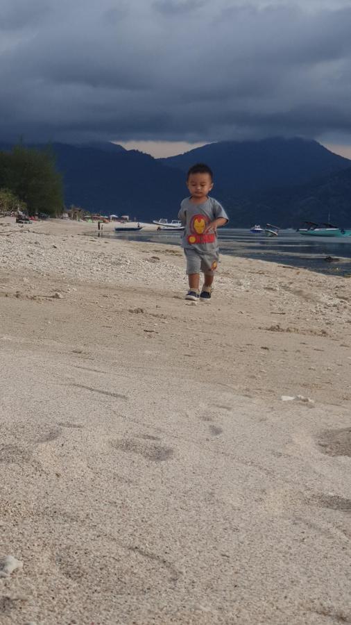 Five Time Home Stay Gili Air Eksteriør bilde